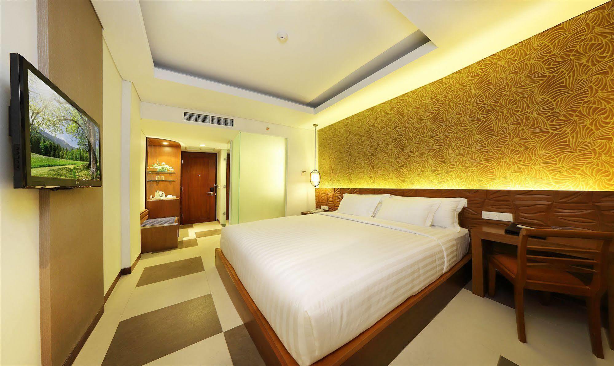 Sun Island Hotel & Spa Legian Екстер'єр фото