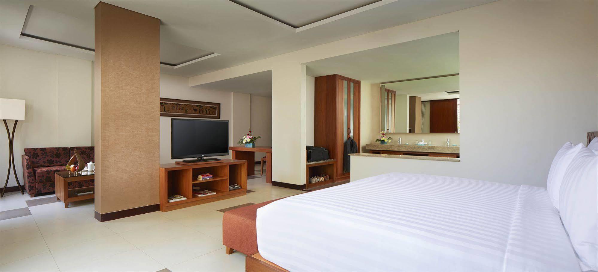 Sun Island Hotel & Spa Legian Екстер'єр фото